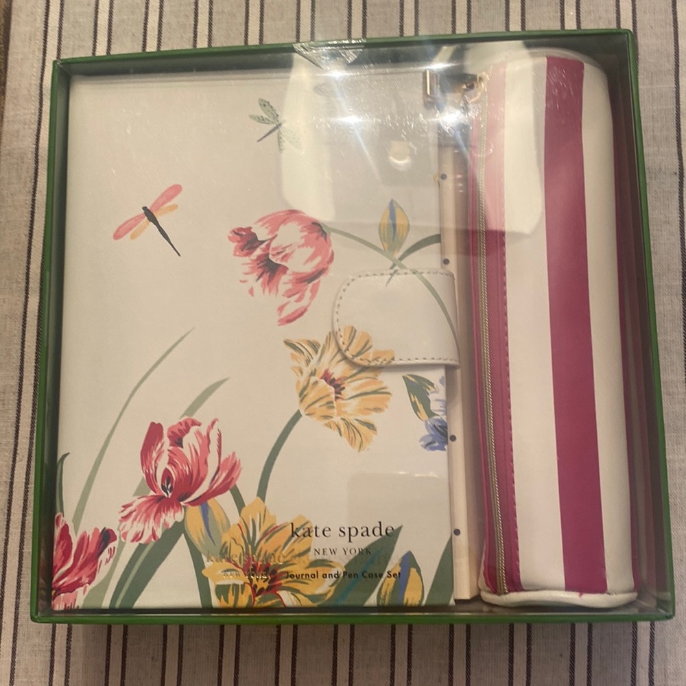 Kate Spade Dragon Flies and Tulip Set!  Retails for $35
